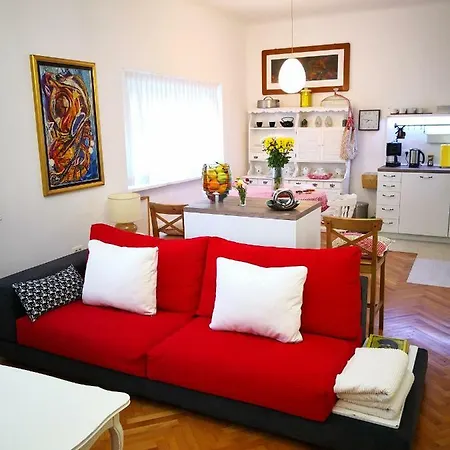 Gita In - Excellent Location *