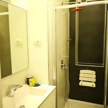 Gita In - Excellent Location Apartment *
